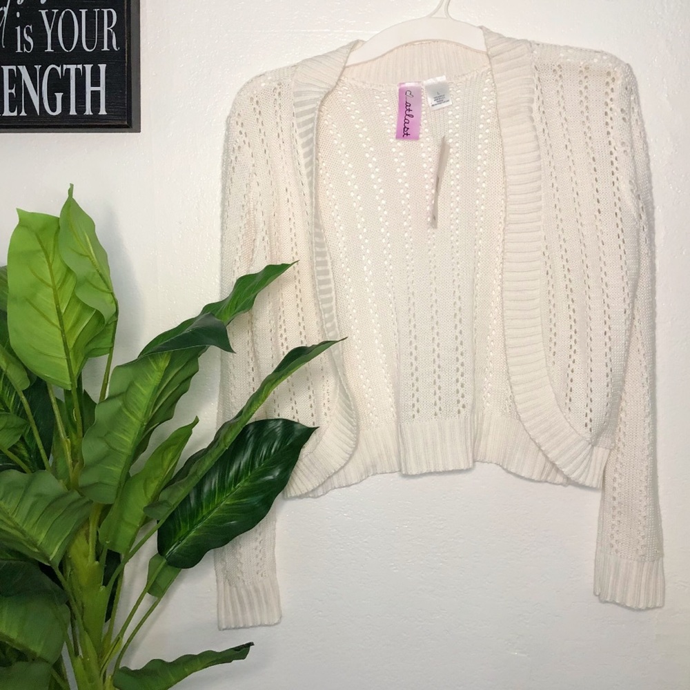 3/$15 NWT Knitted Ivory Cardigan